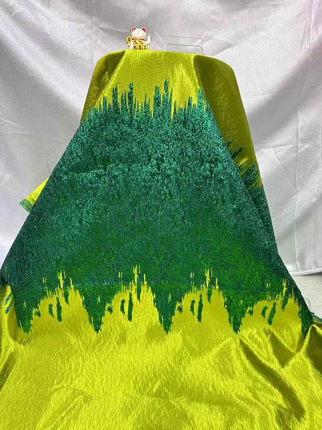 แอฟริกัน Jacquard ผ้าลูกไม้ผ้า 2025 หรูหราไนจีเรีย Damask ภาษาฝรั่งเศสคําผ้าลูกไม้ Tulle ผ้าสําหรับเย็บชุดปาร์ตี้