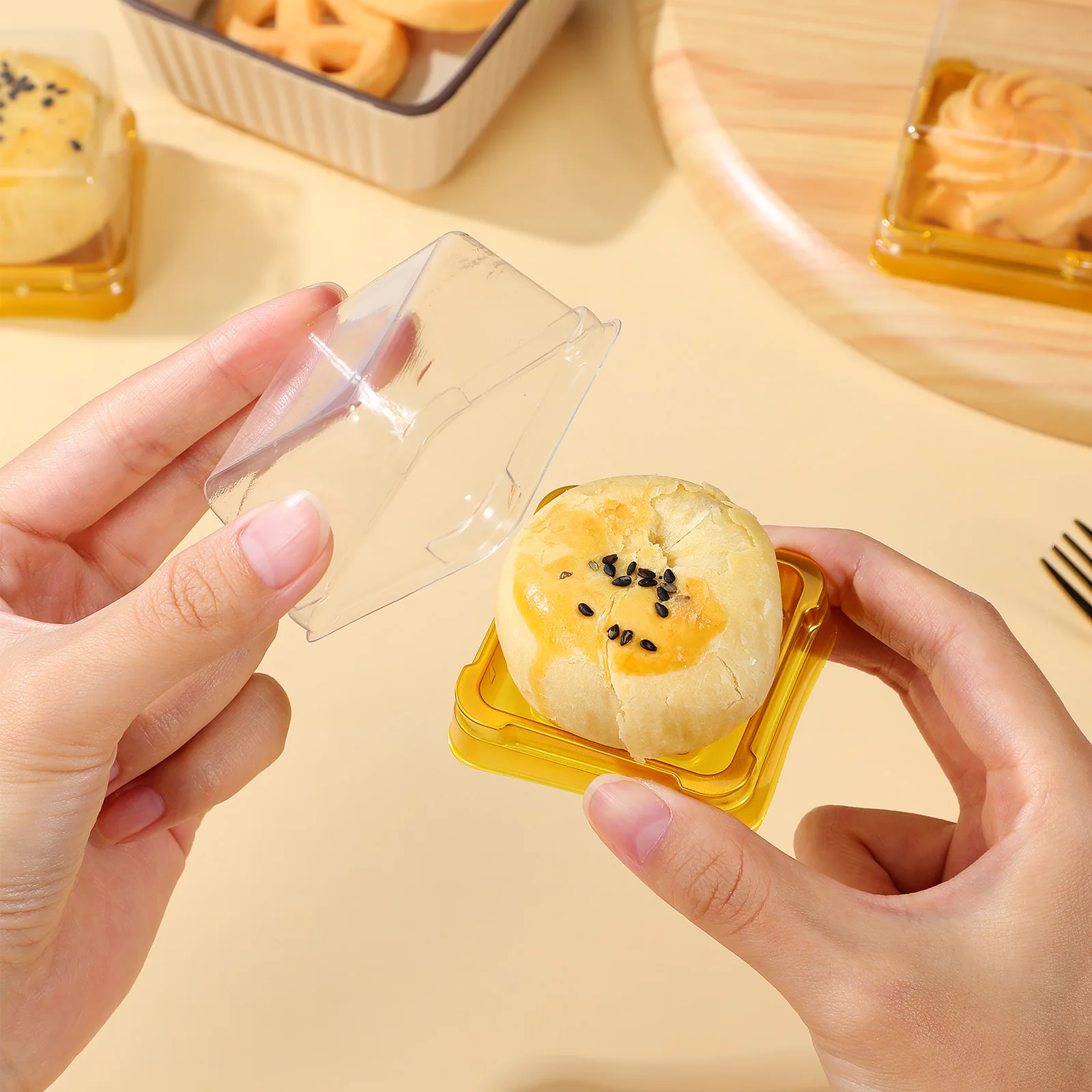 

50pcs Square Mini Plastic Moon Cake Boxes Food Grade Eco Friendly Dessert Containers Biscuit Package Pastry Storage