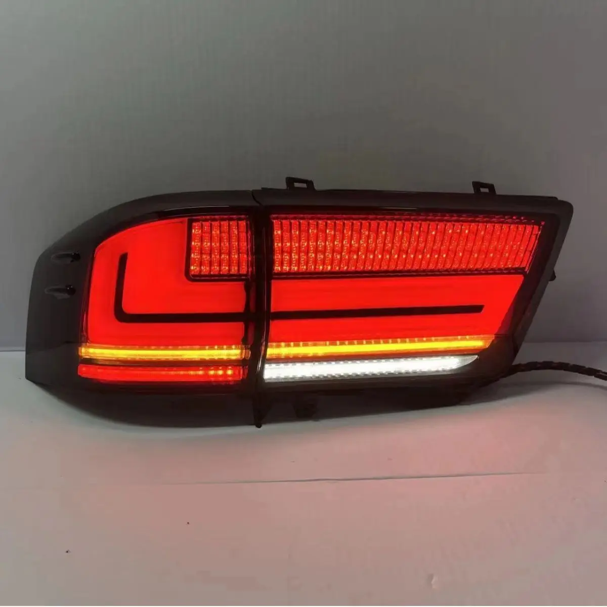 Suitable for 21-23 Prado LC300/Landcooluzer tail light, refitted LED tail light assembly