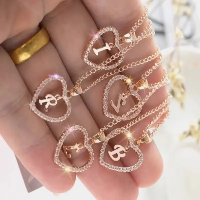 

Womens Jewelry Name Initials Heart Pendant Necklace 26 Letters Zircon Love Necklaces Girls Gifts the First Letter Accessories