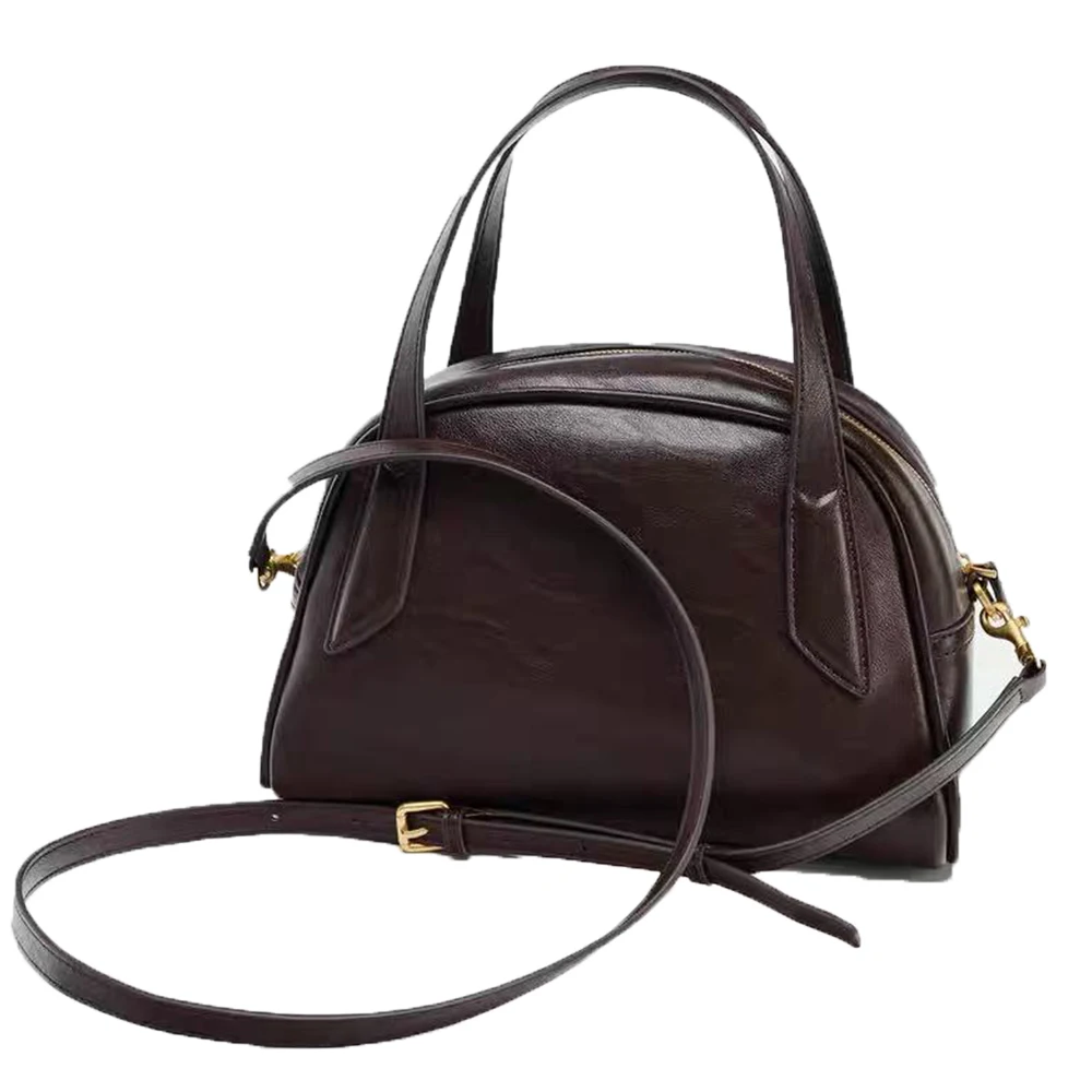 おしゃれな都会風シンプルスタイル レディースショルダーバッグ 2026年トレンド ハンドバッグ 軽量 高級感 テクスチャ クロスボディ ピローバッグ 新作