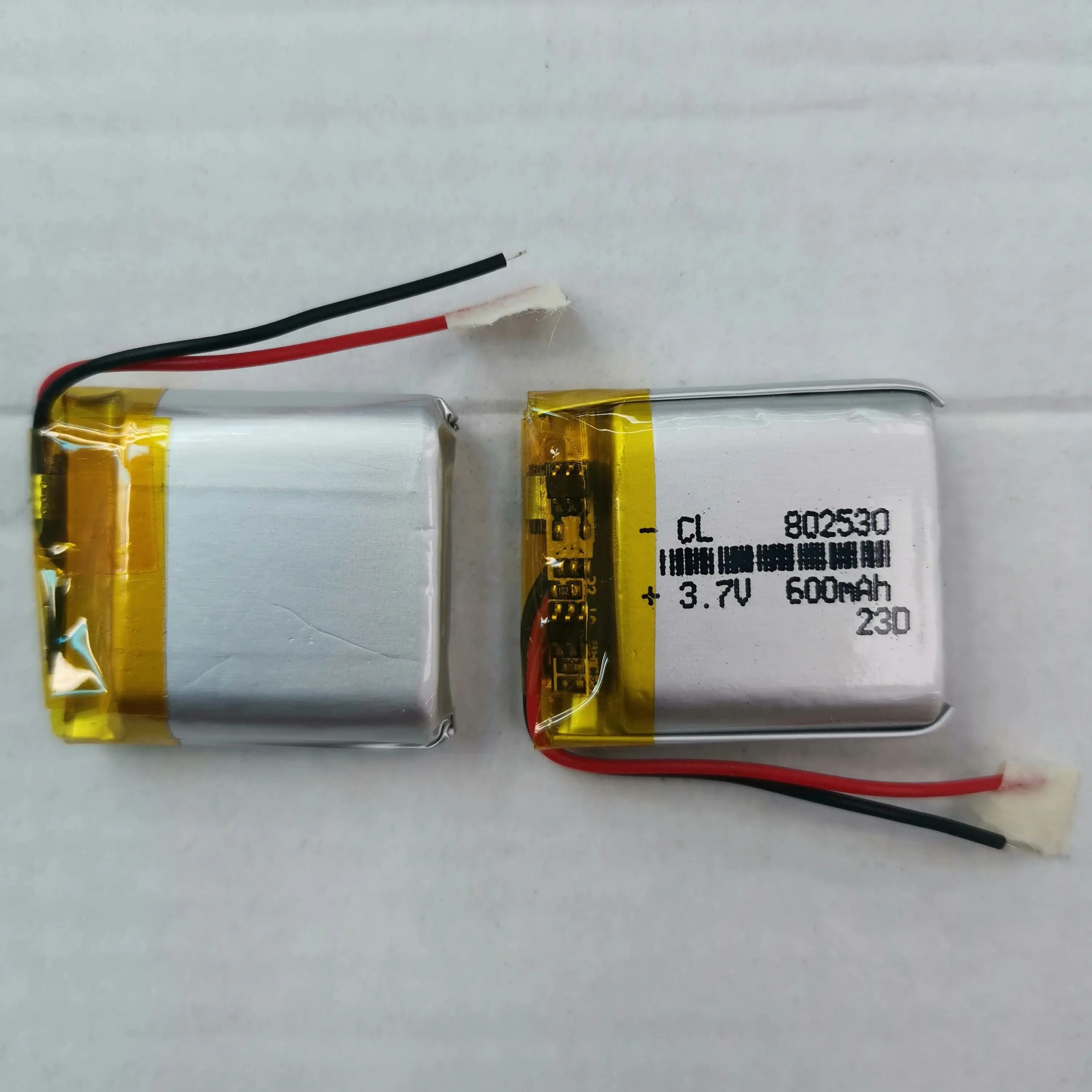 3.7V 2 wires 802530  600mah lithium battery with protection board , used for bluetooth MP4 1pcs/lot