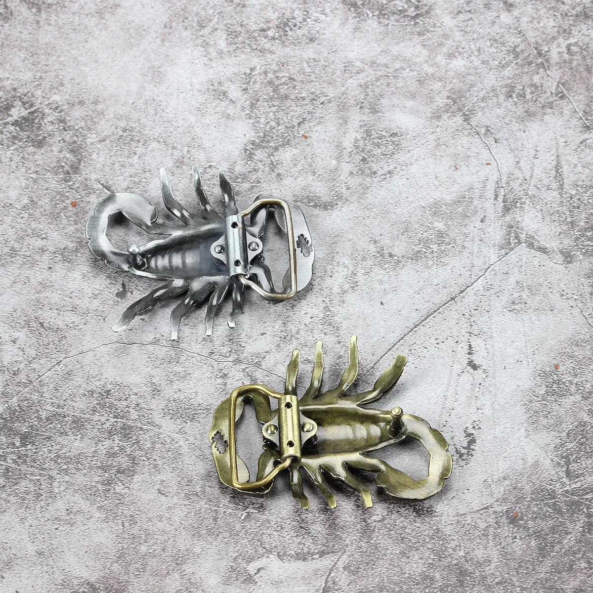 Scorpion Ancient Gold and Silver 3.9cm inner diameter belt buckle, round hole buckle, belt buckle accessory, retro style