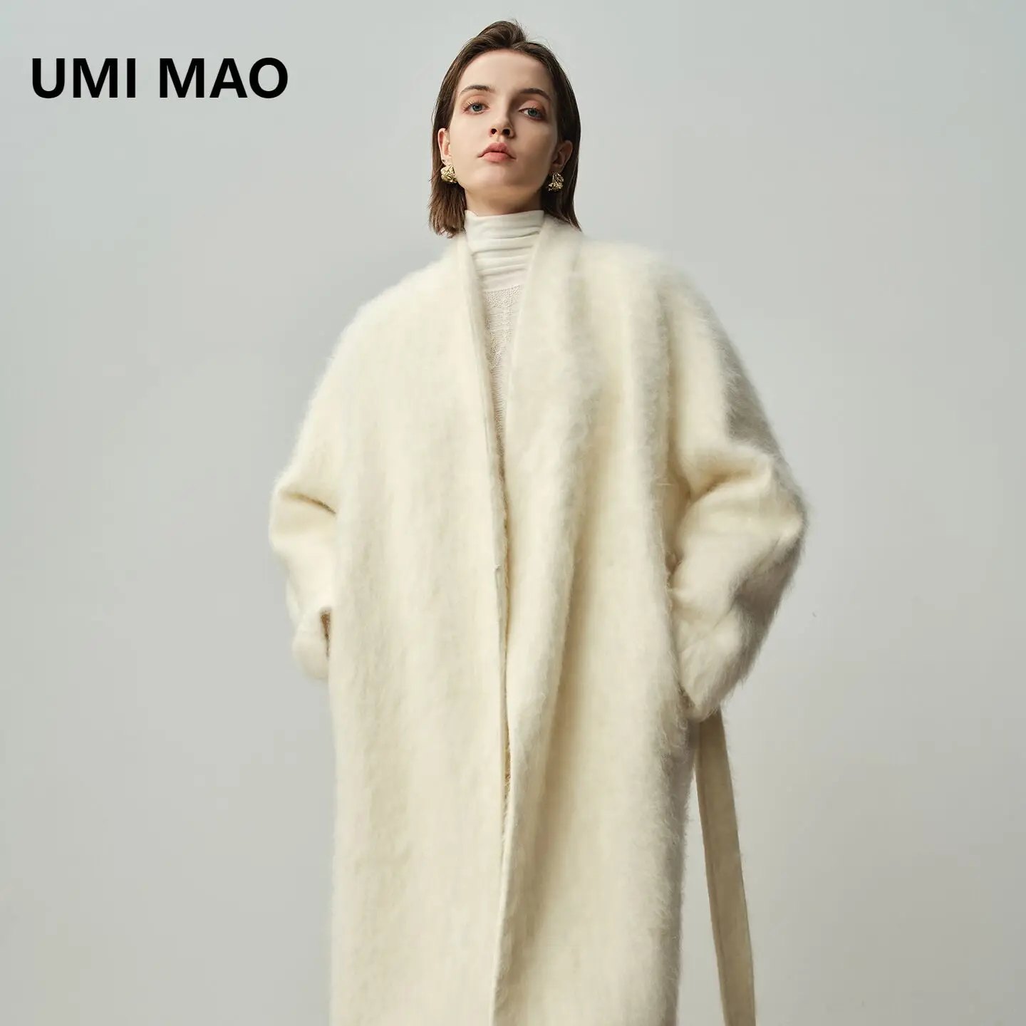 UMI MAO Cappotto di lana stile pigro di lusso silenzioso simile alla pelliccia Accappatoio lungo di lana da donna con cravatta Cappotto di lana di velluto Giacche di pelliccia vera