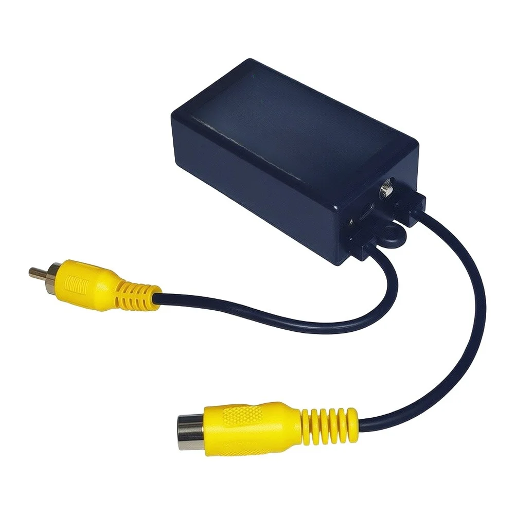 Isolator Device for Reducing Horizontal Snowflake Effects and Electrical Noise in Analog AV Signal Transmission Paths
