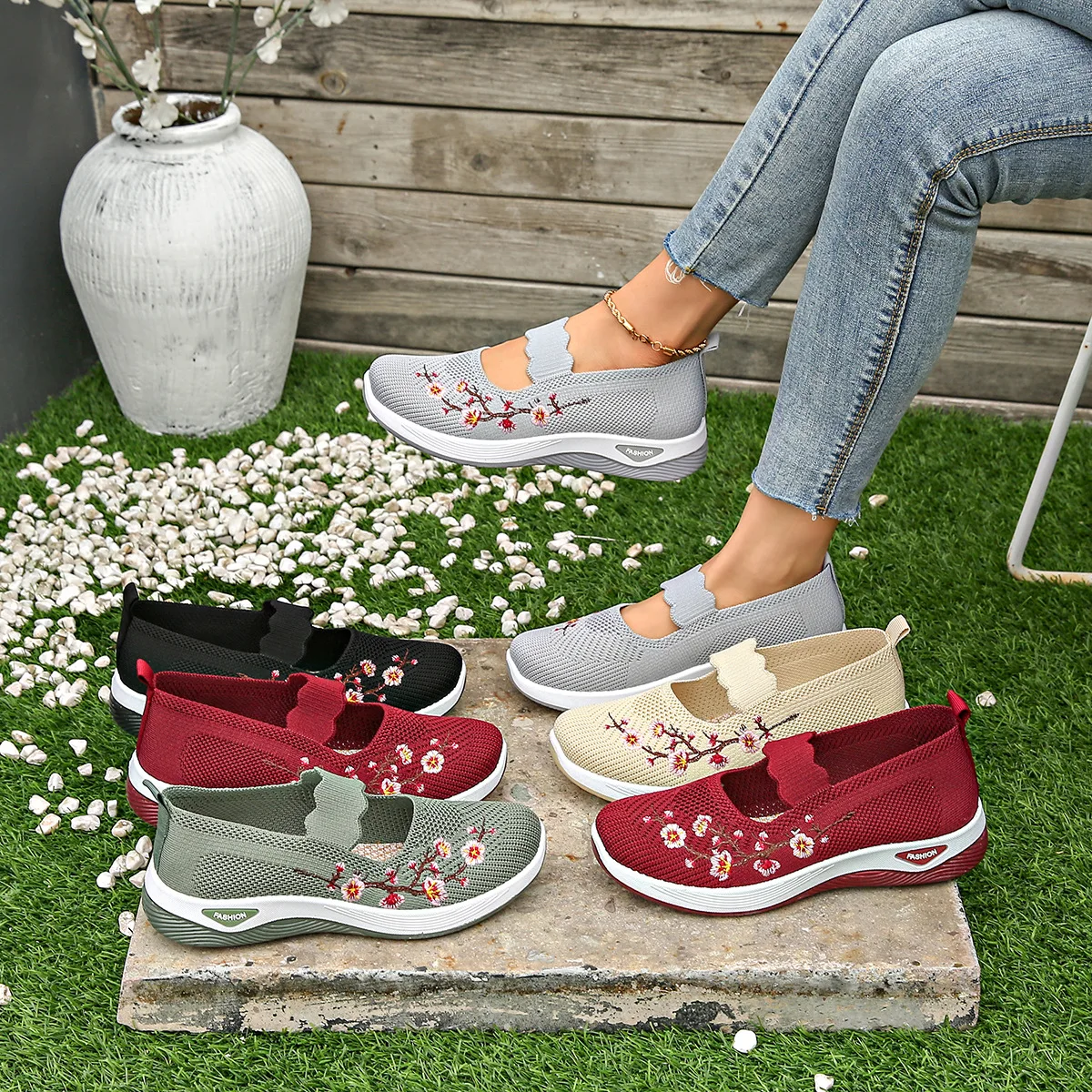 Big Size Womens Shoes Soft Sole Comfortable Canvas Shoes for Middle Aged and Elderly Mothers