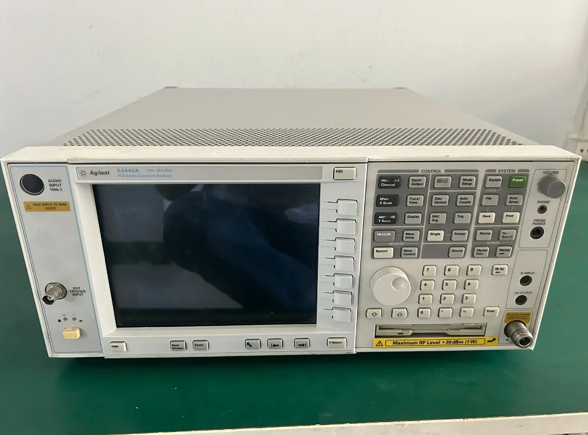 KEYSIGHT/HP/ Agilent E4440A PSA spectrumanalyzer 26,5GHz kalibratie MET OPT/