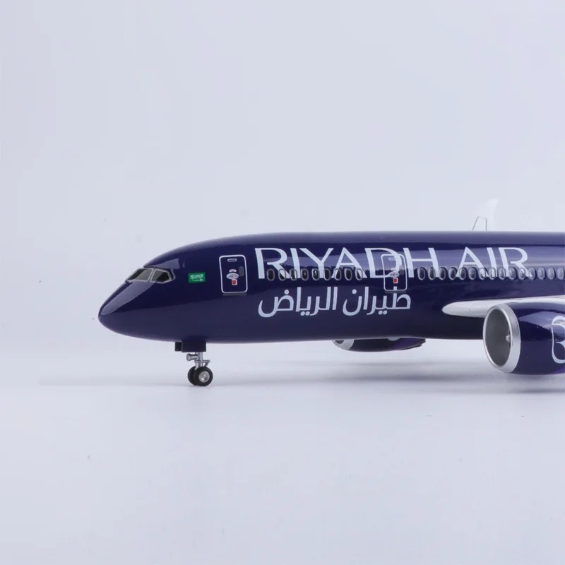 Escala 1:130 Riyadh Airlines Boeing 787 Avião com coleção de luz, brinquedos de exibição, presentes, decoração de fãs