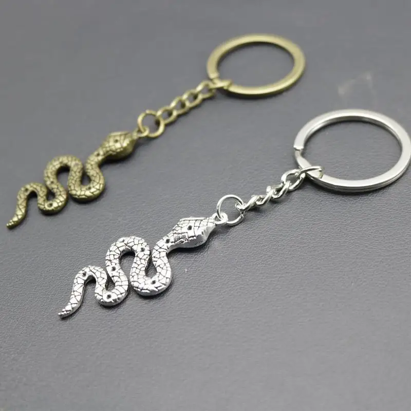 Retro Bag Keychain Punk Bag Pendants Vintage Snake Keychain Pendant Fashionable Key Ring Gothic Animal Charm Keychain For