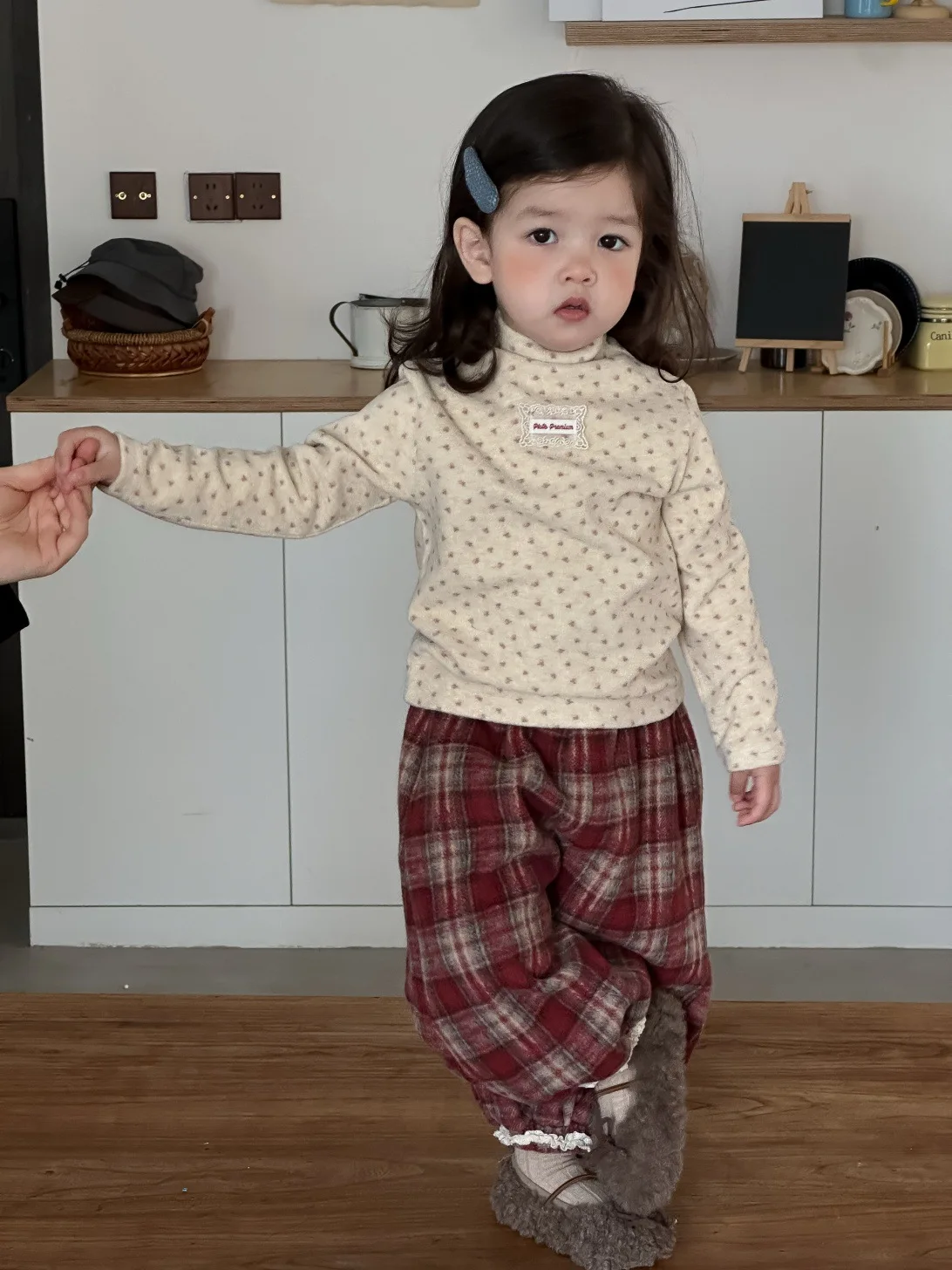 Infant Girls Sweet Floral Bottoming Shirts Cotton Toddler Clothes 2025 Winter New Baby Long Sleeve Warm Tee Plus Velvet Thick