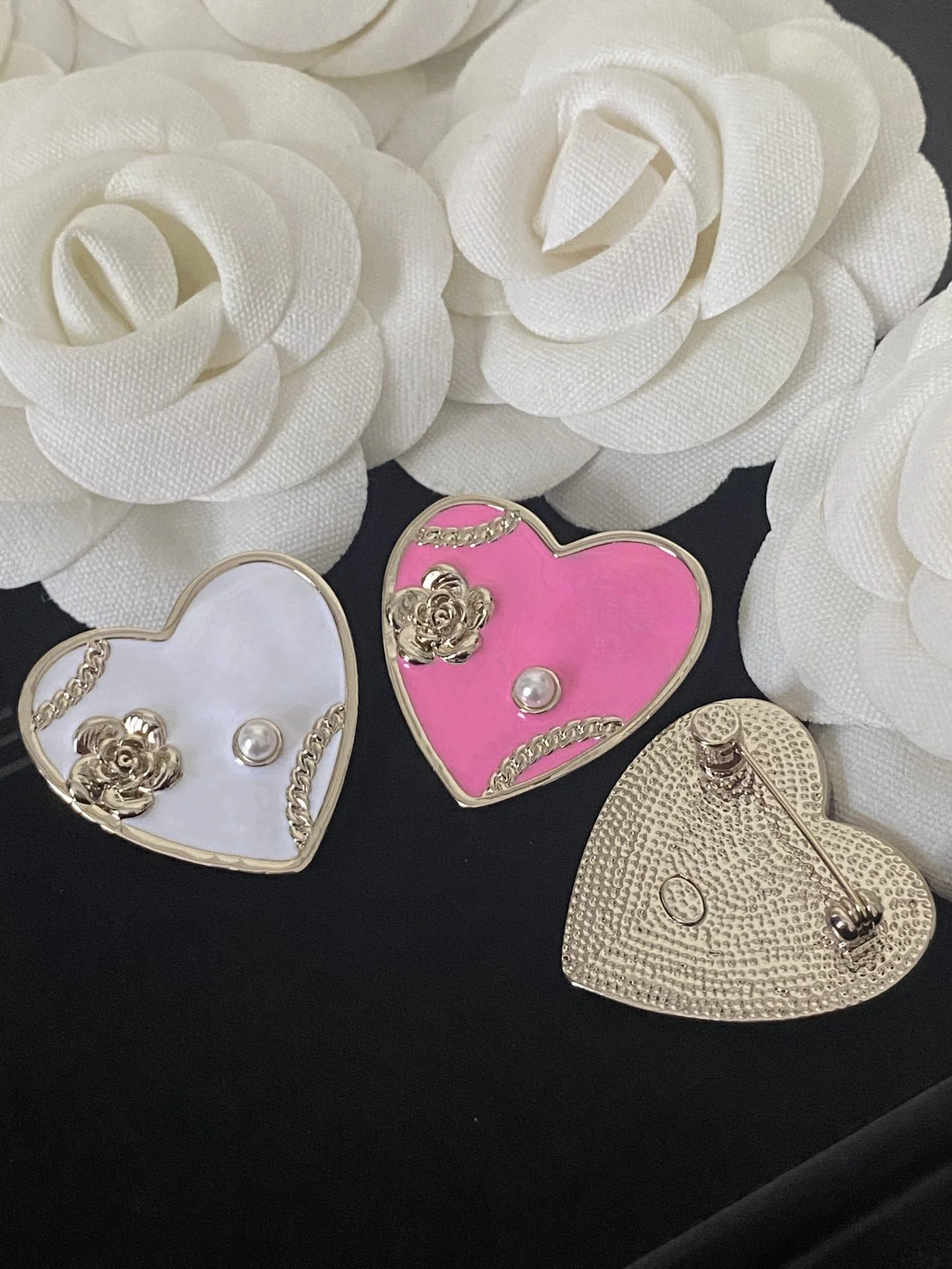 

Fashion exquisite trend European heart brooch