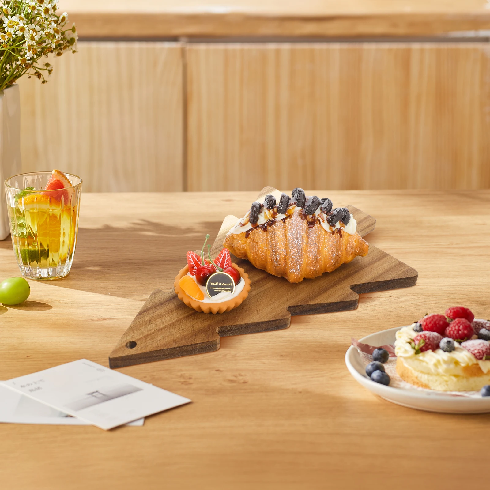 

Christmas Tree Cutting Board Wooden Plate for Food Serving Charcuterie Board Dessert Tray Holiday Appetizer Christmas Party Home