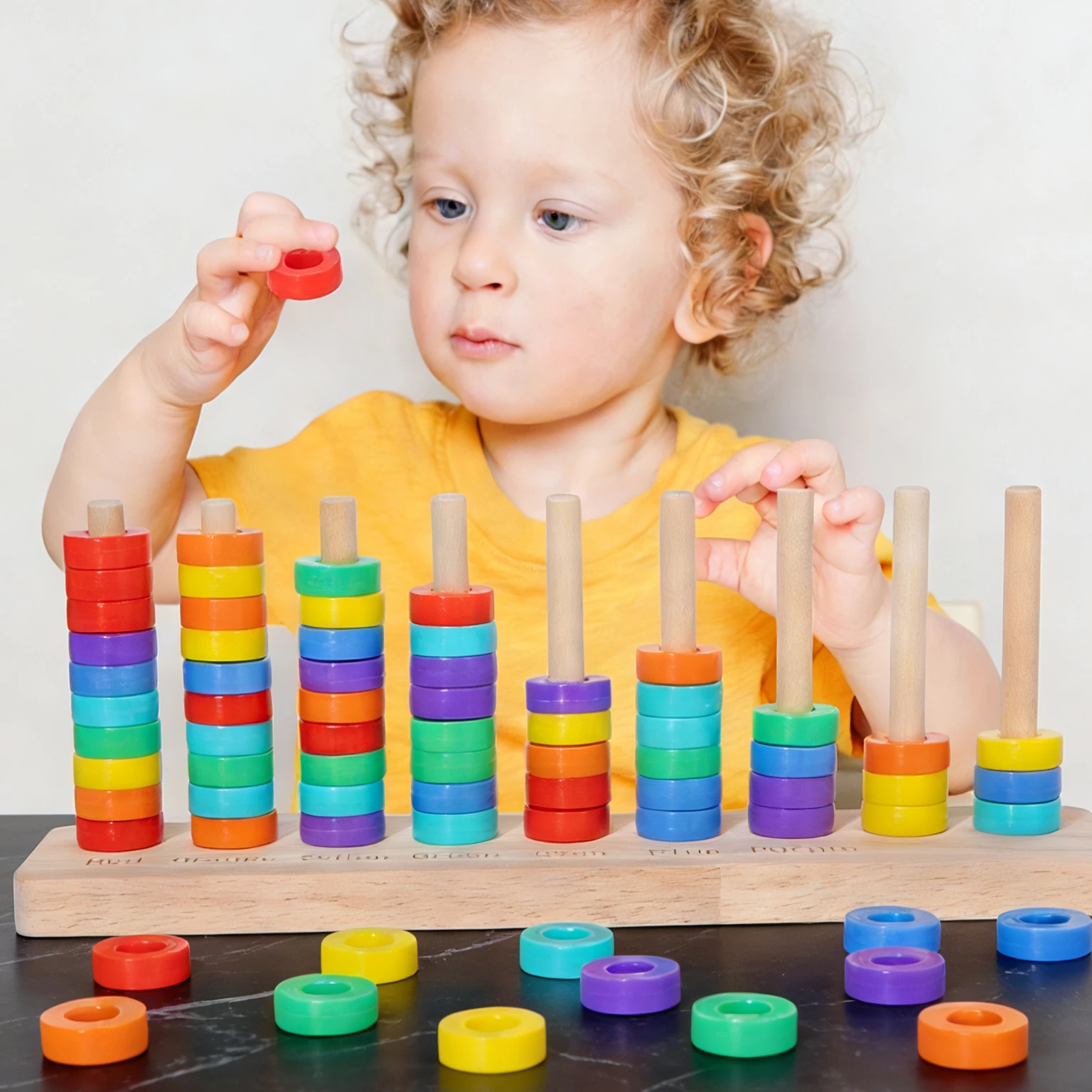 Gioco di lancio dell'anello arcobaleno Giocattolo di classificazione dei colori in legno per bambini Aumenta la coordinazione occhio-mano Percezione del colore attraverso il gioco divertente