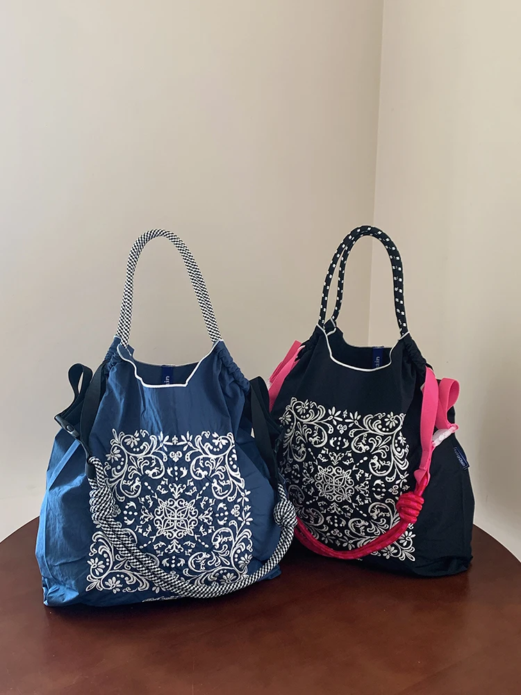 Nouveaux sacs pour femmes, sacs à bandoulière pour femmes de la série Tenghua brodés de style japonais, sacs fourre-tout de grande capacité, sacs de banlieue, sacs de courses légers et pliables adaptés au shopping, les loisirs, les fêtes, les déplacements au travail, les cadeaux surprise
