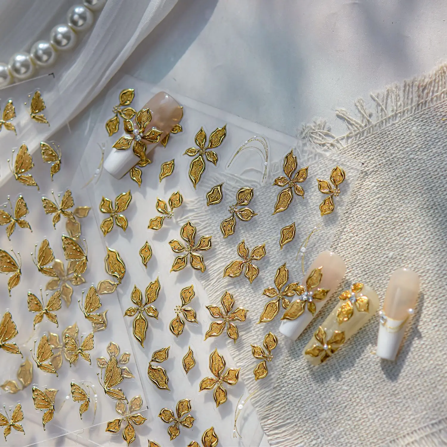 Pegatinas de Metal de alta gama para uñas, accesorios de Arte de uñas con mariposa de lirio dorado de lujo, pegatinas adhesivas traseras para decoración de manicura