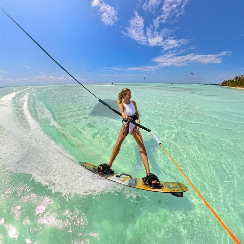HSU Boîtier Flottant Pour Insta360 Ace Pro Et Ace - Flotteur Étui Orange Pour Sports Nautiques, Surf, Plongée Et Natation