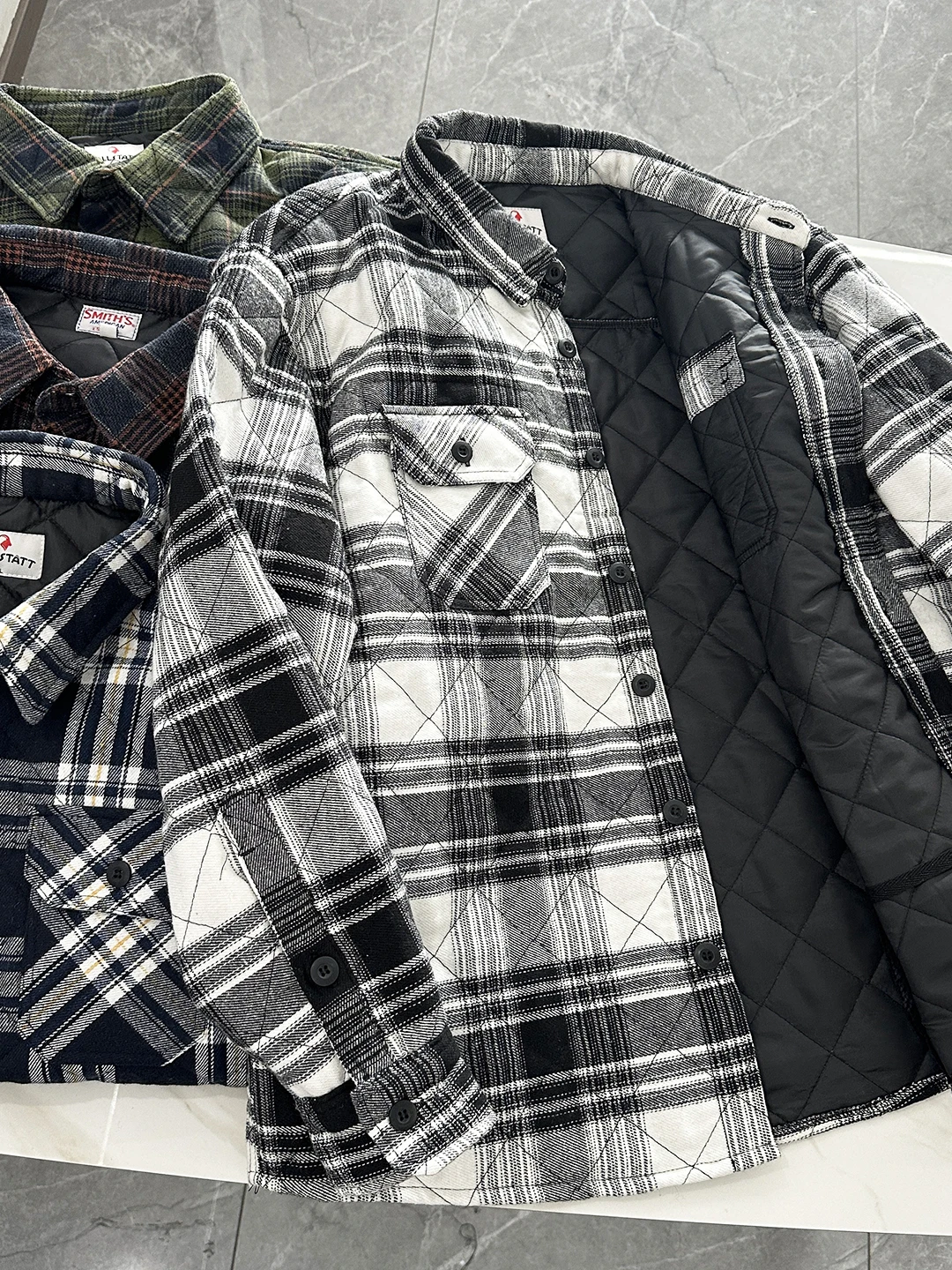 

Мужское демисезонное пальто из хлопка с клетчатым узором, классический крой, удлиненный рукав, приталенный силуэт