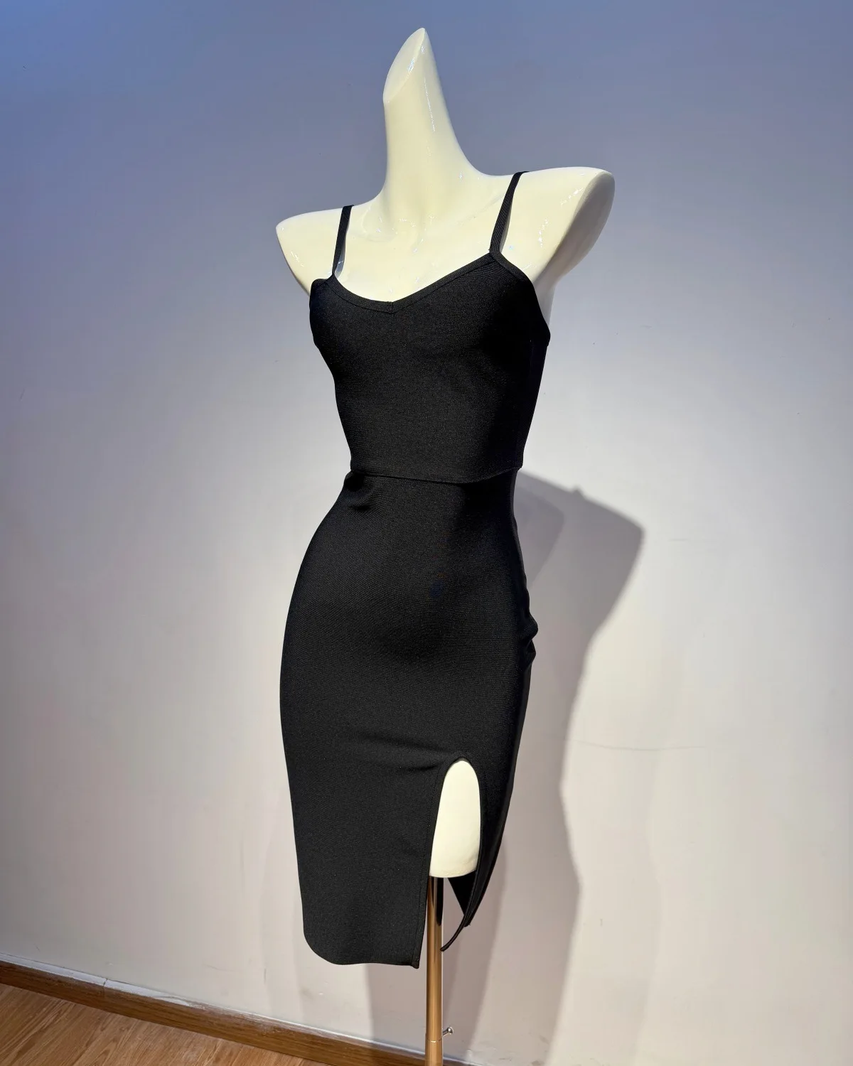 

Women's Deep V Neck Sleeveless Black Midi Dress with Split Sexy Bodycon Nightclub Stage Performance Party Costume for Bar 2026