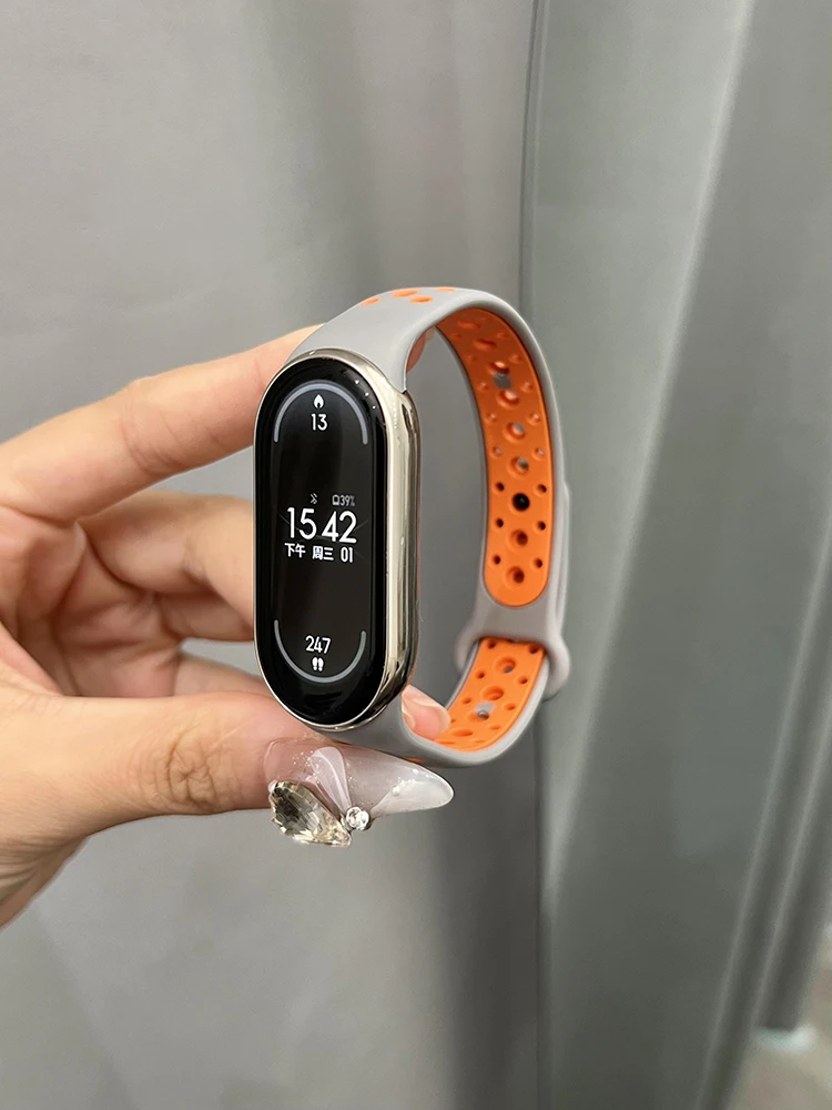 Gelang Jam untuk Xiaomi Mi Band 7 NFC Correa Miband7 Jam Tangan Pintar Lubang Udara Silikon Gelang Tangan Olahraga Di Mi Band 6 7 8 5 3 4 Tali