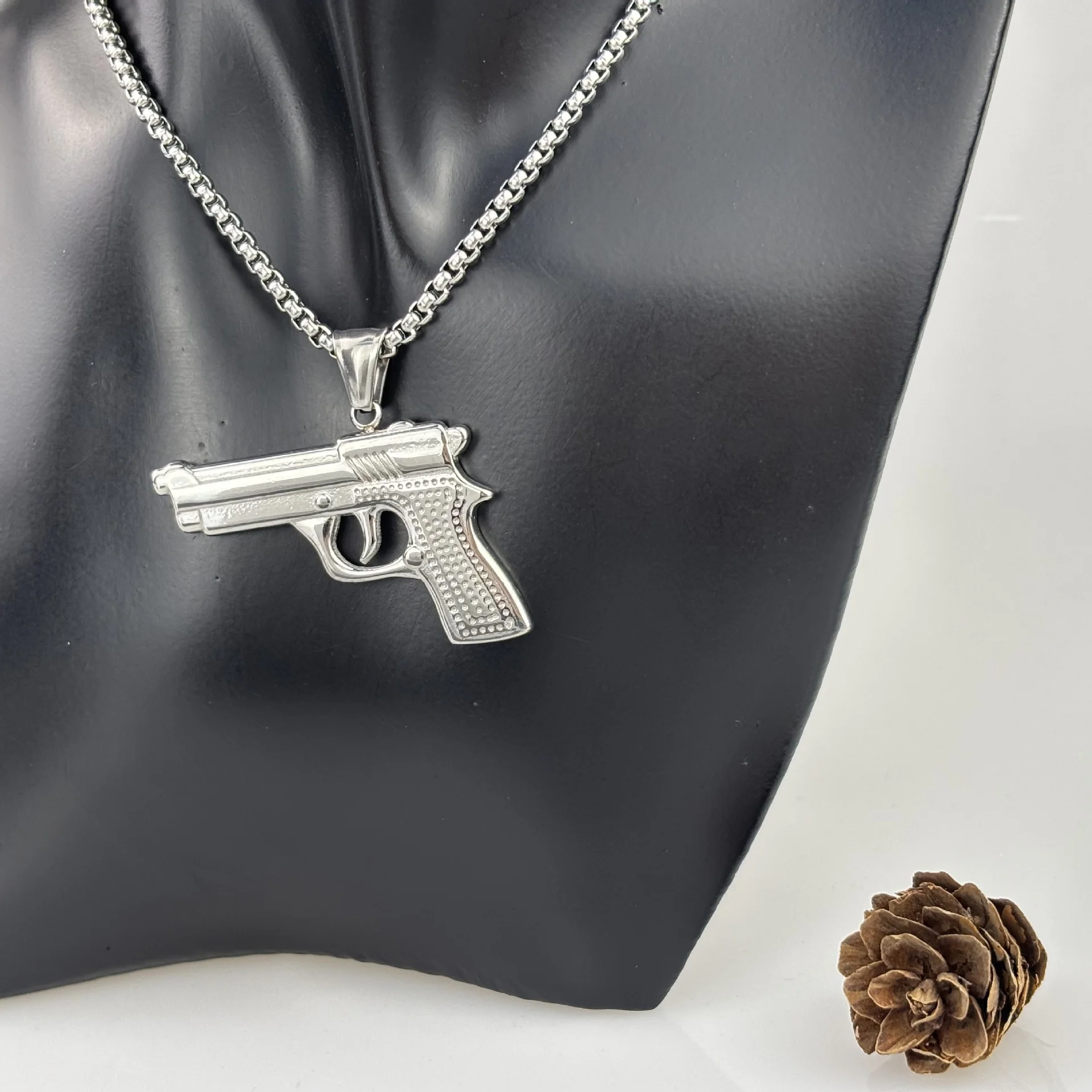 316L Stainless Steel Pistol Shape Pendant Retro Gun Design Charm Men Hip Hop Decorative Necklace Jewelry Gift