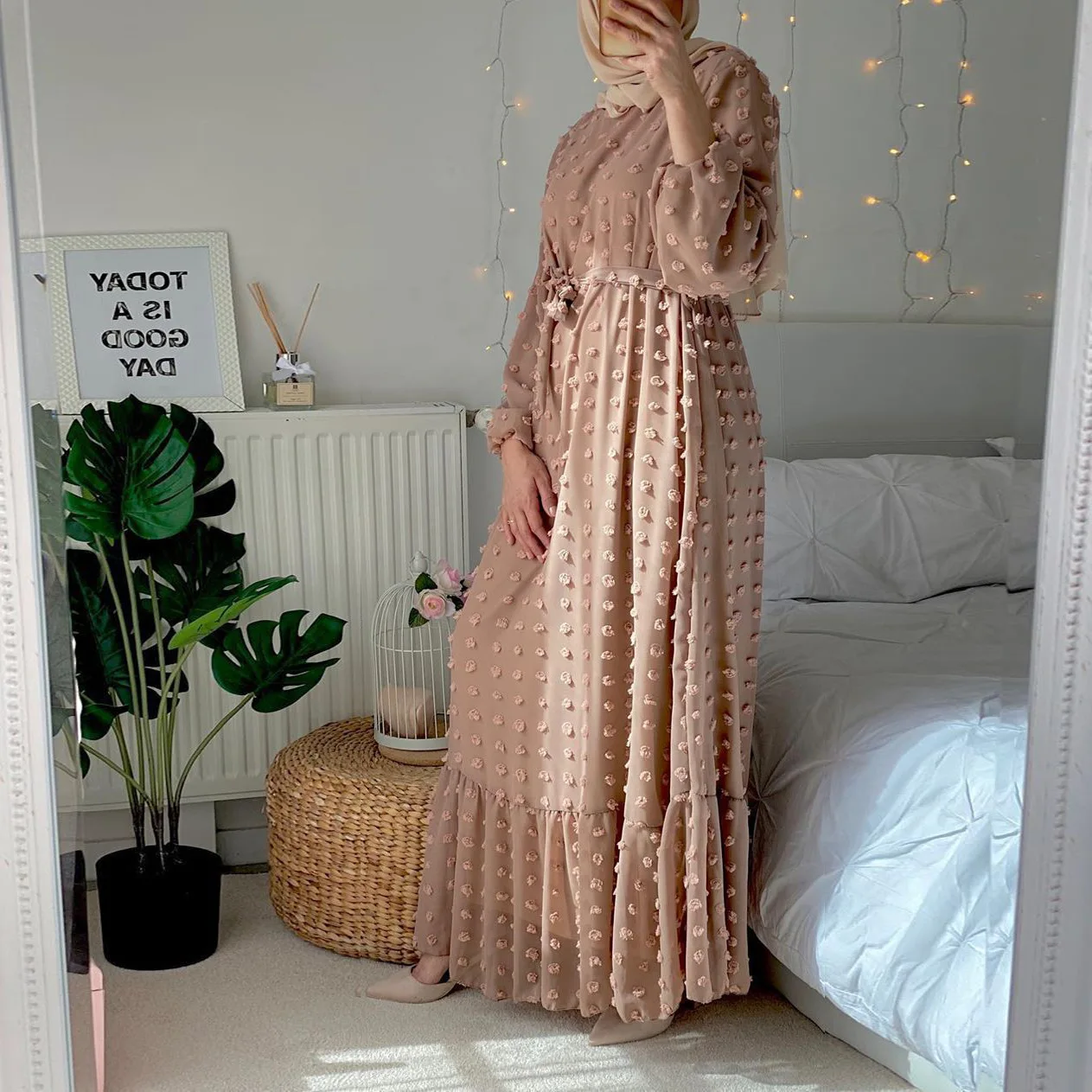 Three-dimensional Jacquard Muslim Abayas Fashion Women\'s Dress Fashion Middle Eastern Maxi Dress Solid Robe Caftan Muslim Dress