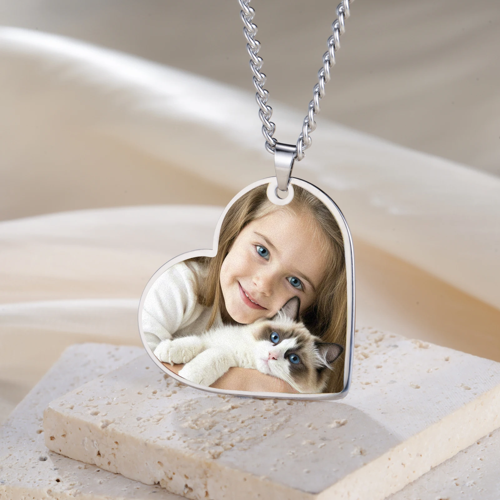 

Lemegeton Customized Print Photo Necklace Heart Pendant Single Sided Personalized Logo Stainless Steel Jewelry Couple Gifts