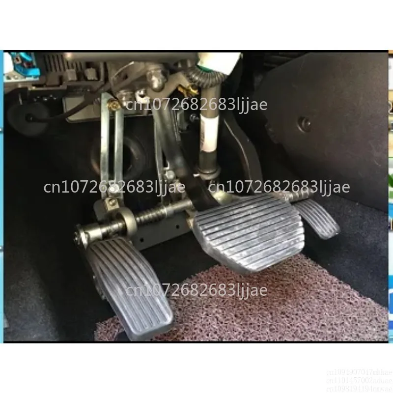 

Вспомогательное устройство для левой ноги/детали для модификации автомобиля для водителей с ограниченными возможностями. Подходит для устройства педали акселератора автомобиля.