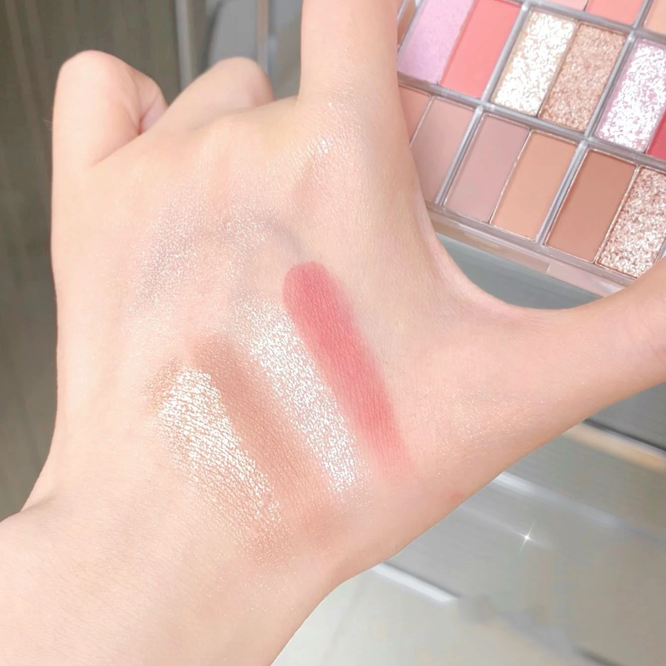 Paleta de sombras de ojos de 18 colores brillantes, brillo de larga duración, sombra de ojos nacarada, rosa, resistente al agua, aspecto coreano, maquillaje de ojos