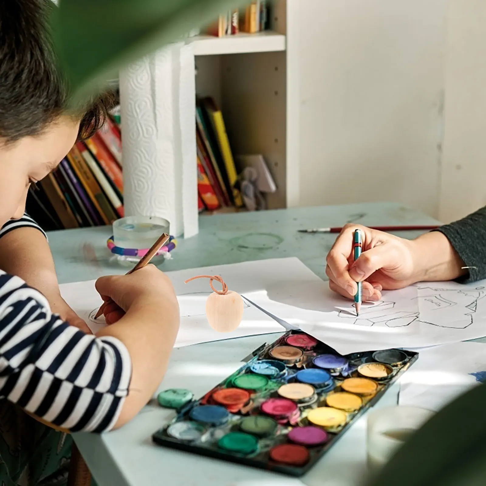 

4Pcs Mini Wooden Apples Unpainted DIY Craft Set for Creative Drawing Writing Practice Fun Educational Tool Home Garden