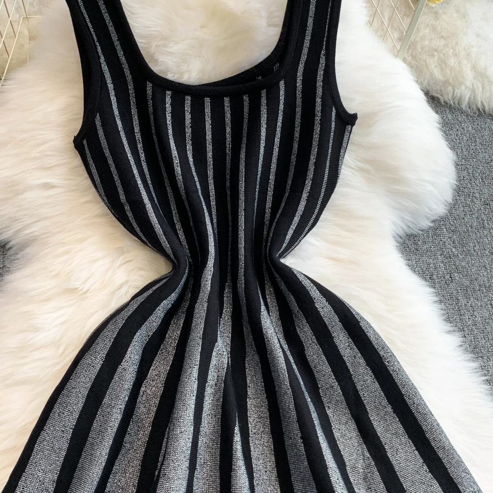 فساتين مظلة نسائية صيفية أنيقة محبوكة من REALEFT 2025 فستان قصير مثير عتيق مخطط عالي الخصر على شكل حرف a متزلج مثير للنساء