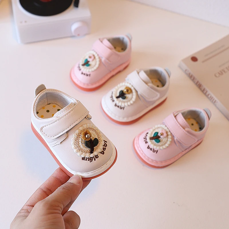 

Toddler Kids Walking Shoes Embroidered Sweet Baby Flat Shoes Round Toes Cute 2025 Autumn New Kids Princess Shoes Soft Bottom