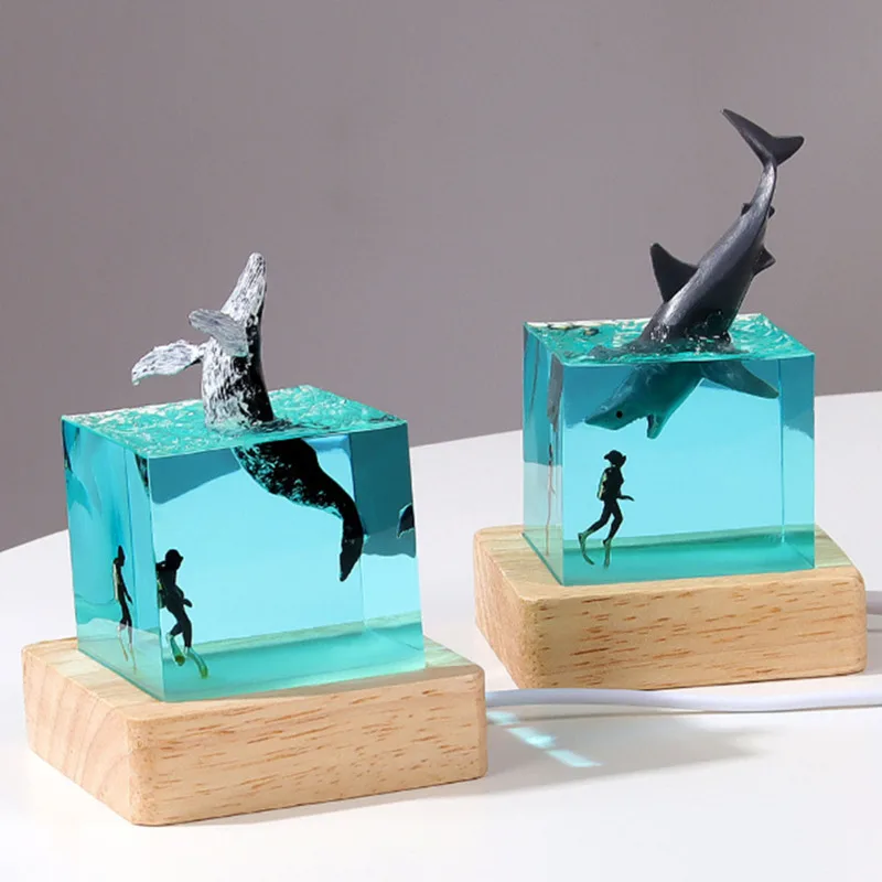 

New Marine Whale Cube Ornament Ocean Shark Diver Decor Whale Epoxy Resin Whale Model Desktop Lamp LED Night Light Luminous Toy