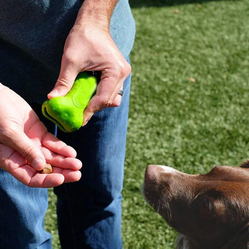 

Dog training bag, silicone pet waist bag, dog food bag, chew toy snack bag, dog walking bag, outdoor dog training supplies