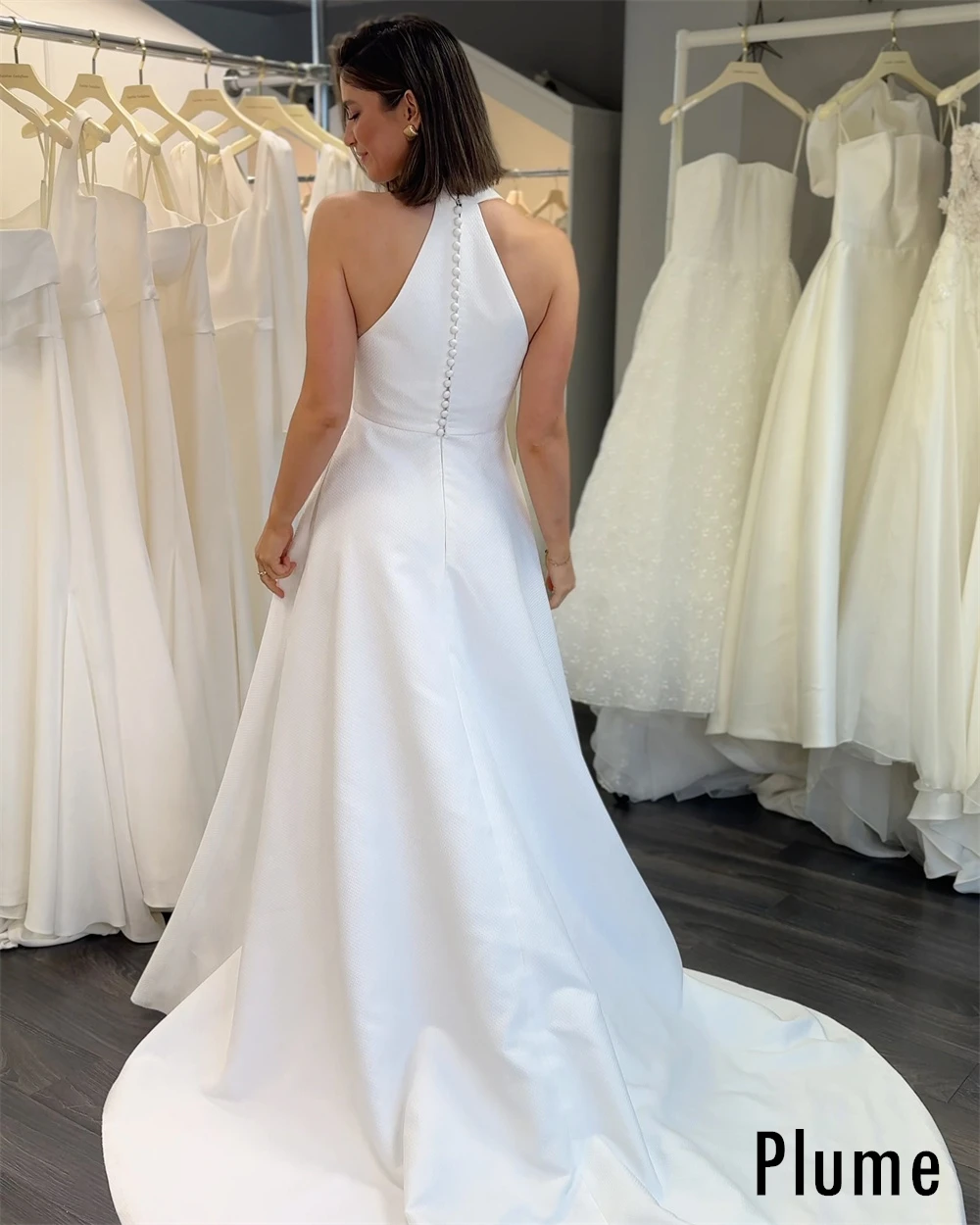 Robes de mariée blanches simples personnalisées, Robe de mariée trapèze classique en Satin avec boutons, Style Sexy, col en v, sans manches