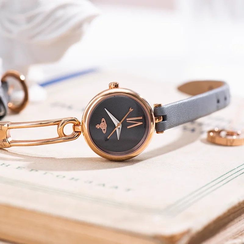 Vivienne Westwood Reloj elegante y elegante con correa de cuero gris para mujer