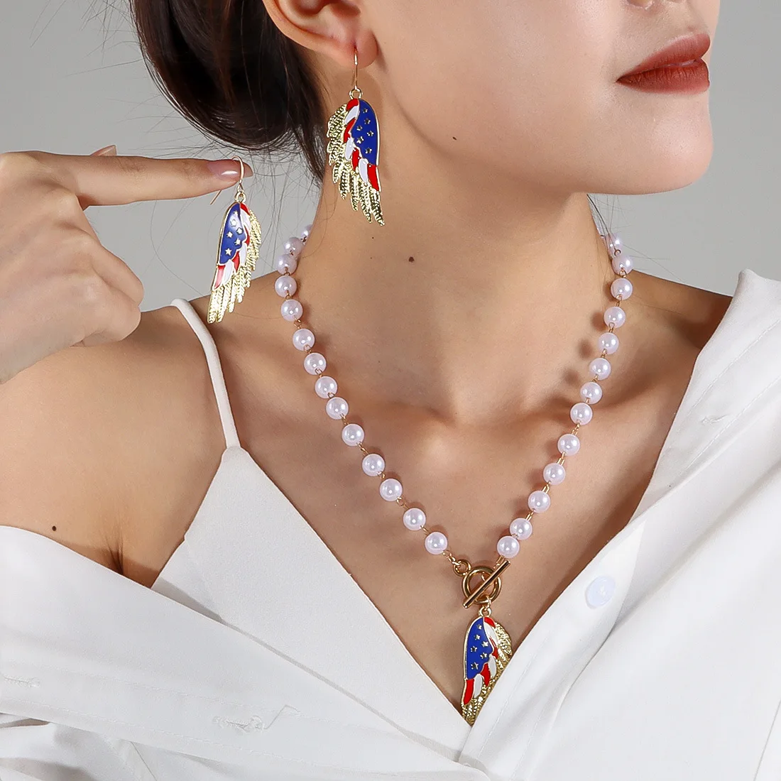 accessoires-diy-accessoires-pour-la-fete-de-l'independance-collier-en-perles-avec-pendentif-en-alliage-en-forme-d'ailes-americaines-nk23970