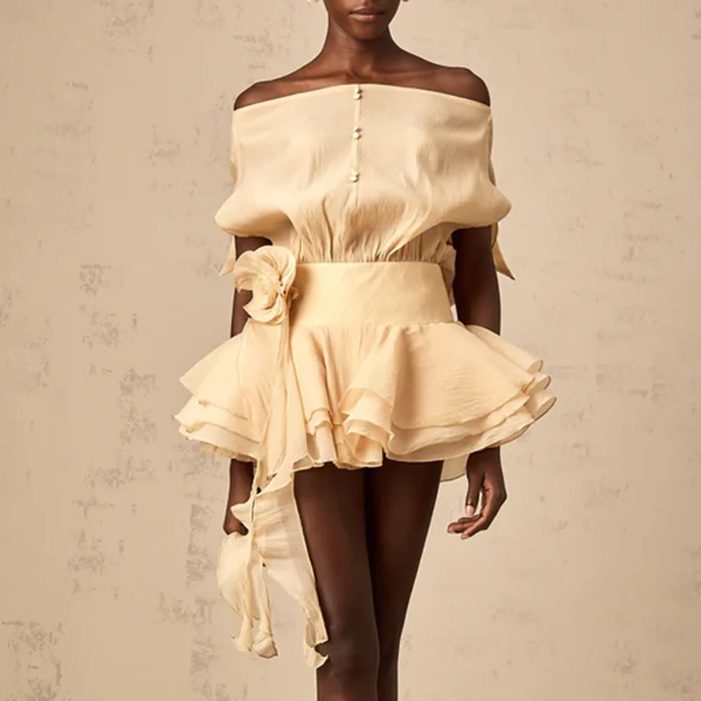 TWOTWINSTYLE Solide Lose Verstärktes Rüschen Mini Kleider für Frauen Slash Neck Ärmellose Patchwork 3D Blumen Kleid Weibliche Kleidung