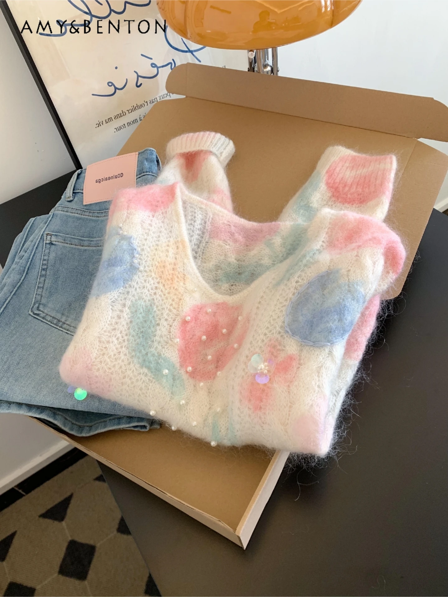 

2025 Spring and Autumn New French Light Luxury Style Beaded Printed Sweater for Women Sweet Round Neck Long Sleeve Knitted Top