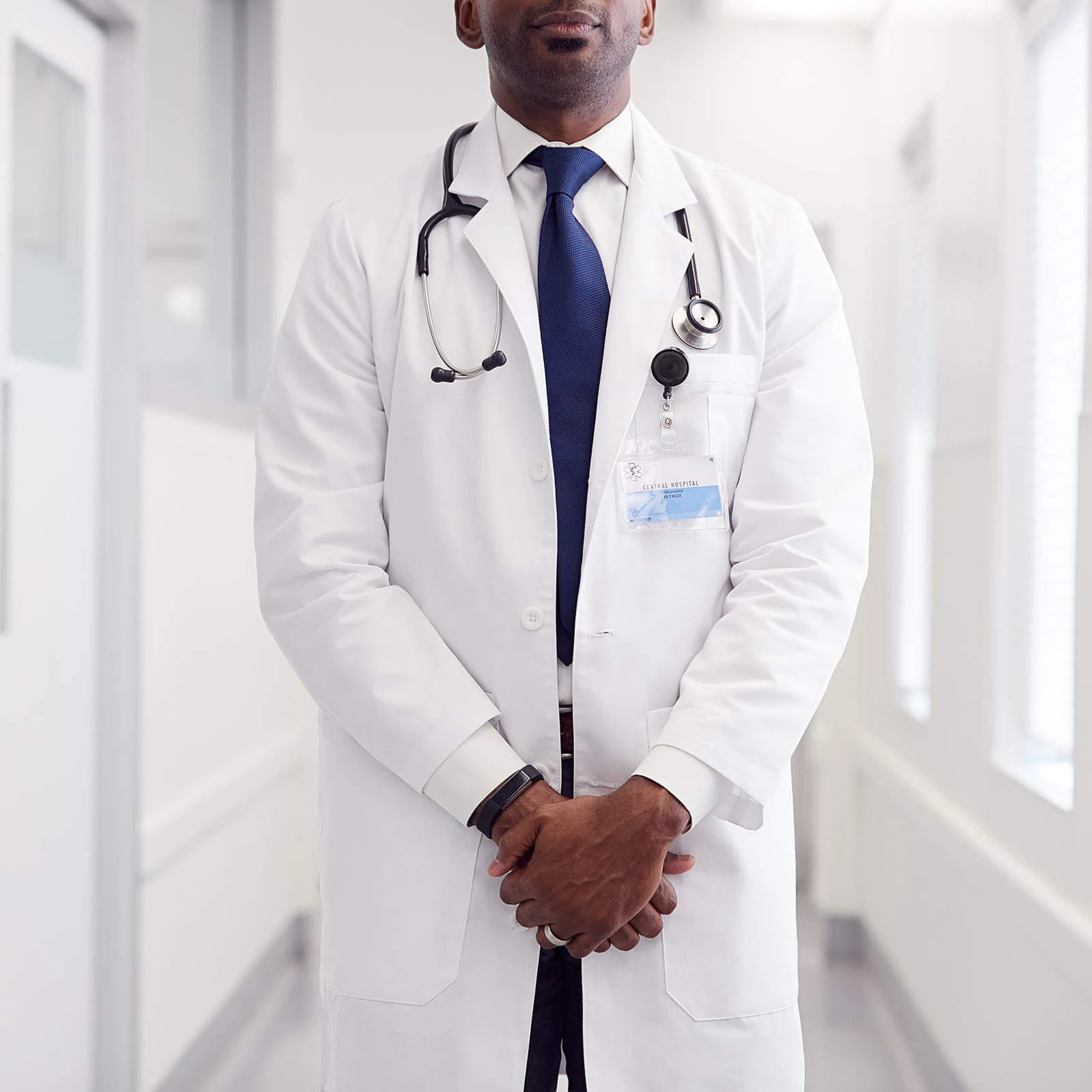 ตัวหนีบม้วนป้ายหดเก็บได้สีดำ50ชิ้นสำหรับใส่บัตรแสดงตัวตนสำหรับเครื่องใช้สำนักงานของโรงเรียน