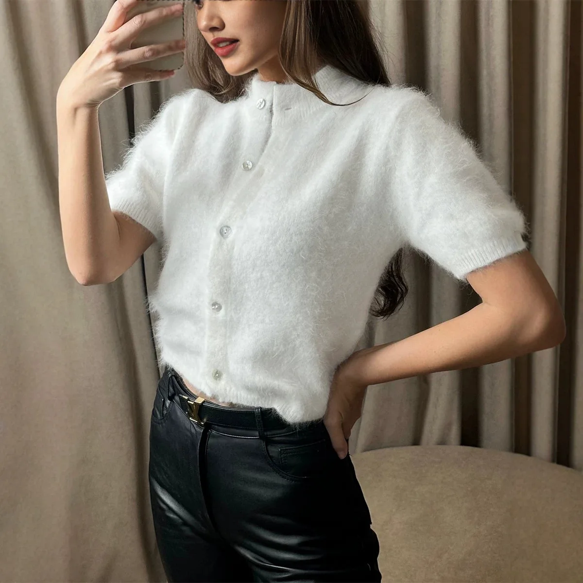 Retro Short Sleeved Knit Cardigan Sweater Autumn and Winter Women's Lazy Style Single Breasted Velvet Design Date Casual Jacket