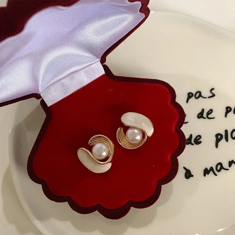 مشبك أذن لؤلؤي فرنسي عتيق جديد لعام 2025 مع ملمس راقي، أقراط زجاجية متدلية للمواصفين دون ملحقات ثقوب الأذن #1