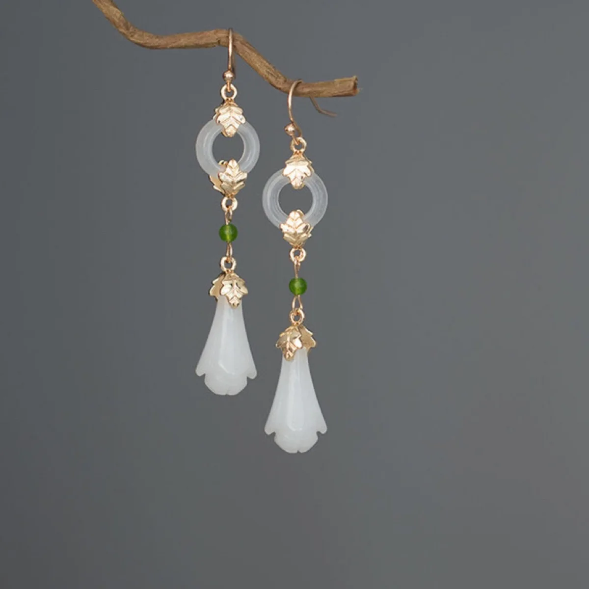 Ethnic Chinese Colorful Jade Pendant Earrings for Women Retro Palace Design Lovely Small Jewelry Creative Ear Clip Hanfu Gifts