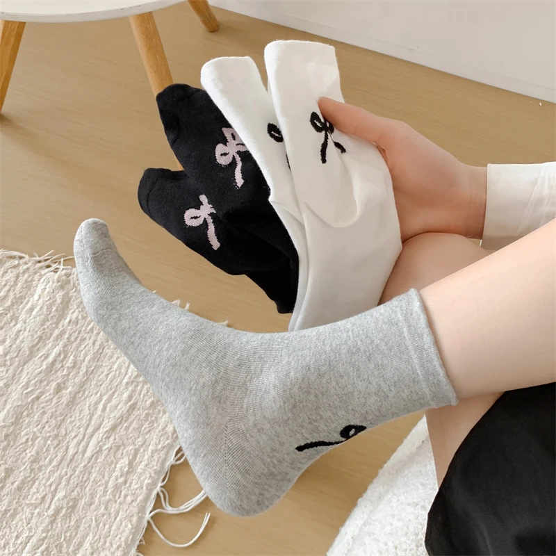 

Fashion Socks For Women New Japanese Style Casual Simple White Cute Socks Trendy Bow Sweet Girls Short Socks Breathable