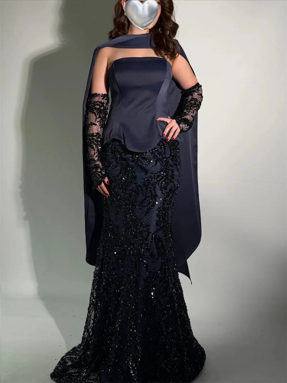 

Luxury Blue Satin Celebrity Evening Dresses Crystal Sequins Beaded Prom Dresses Lace Gloves Elegant Party Gowns