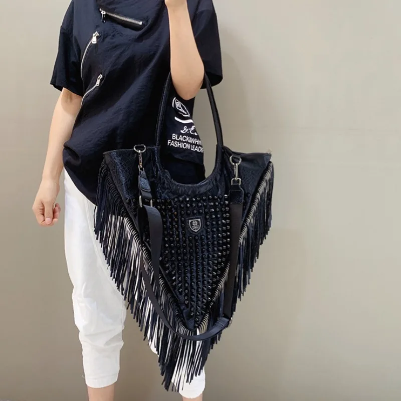 Fashion Punk Shoulder Bags for Women Cool Trendy Rivet Crossbody Bag Chic Design Tassel Harajuku Handbag Сумка Bolso Mujer