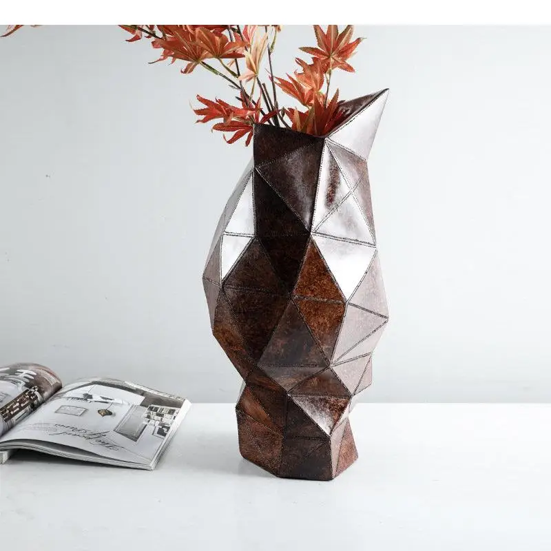 

Imitation Leather Brown Geometric Vase Resin Crafts Desk Decoration Flowers Pots Flower Arrangement Modern Decor Floral Vases