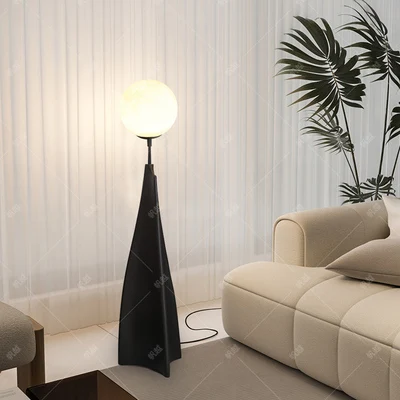 Lampa podłogowa z minimalnym szczytem, salon, sypialnia, sofa, dekoracja, hala wystawowa, lampa narożna z zaawansowanym poczuciem