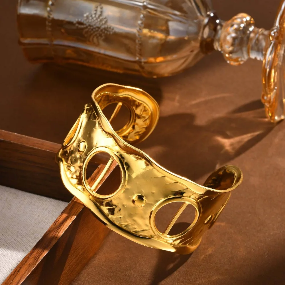 

Adjustable Golden Metal Bracelet Retro Geometry Silk Scarf Open Bracelets Popular Jewelry Simple Exaggerated Bracelet Simple