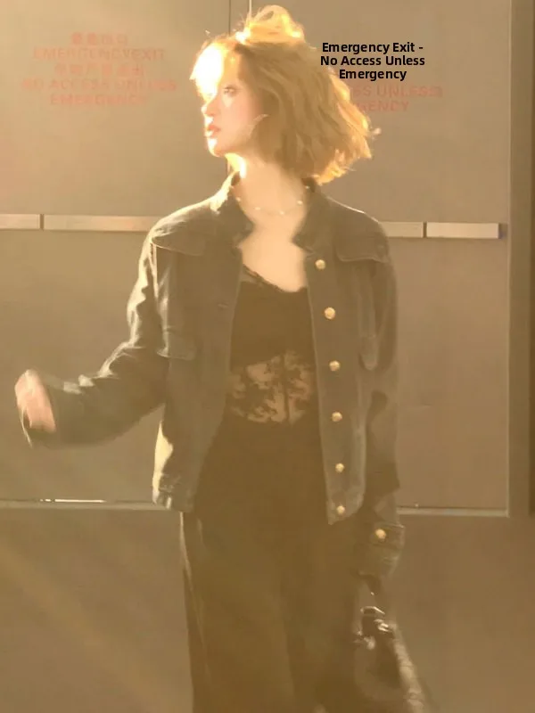 

Ретро-элегантный укороченный жакет, модный приталенный крой, подчеркивающий плечи, весна 2026, женская верхняя одежда премиум-качества