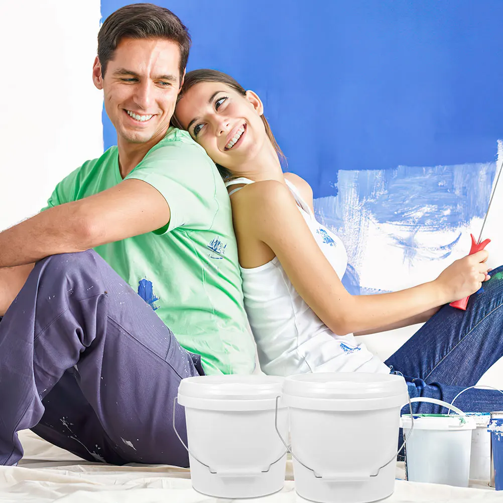 

2pcs 4L White PP Paint Buckets with Iron Handles Tight Lids for Packaging Pigment Containers Empty Storage Painting
